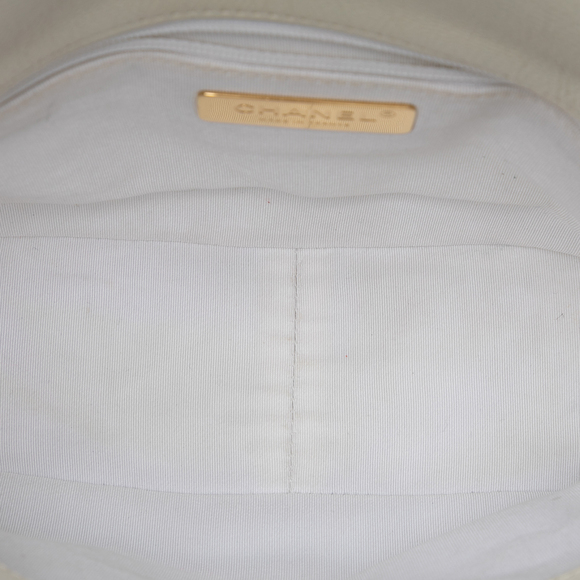 Pre-Loved Chanel Medium Crochet Calfskin 19 Flap - Picture 4 of 7
